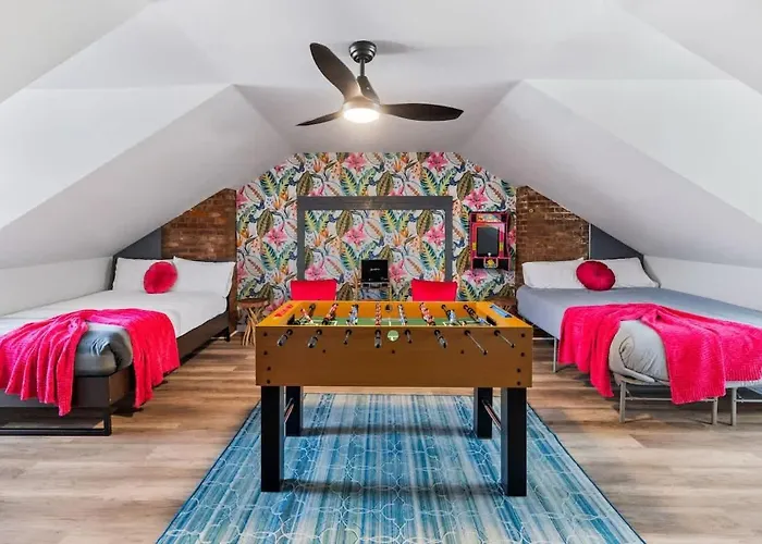 Apartment King Bed Retreat W Hot Tub